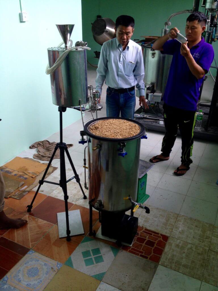 Distilling agarwood